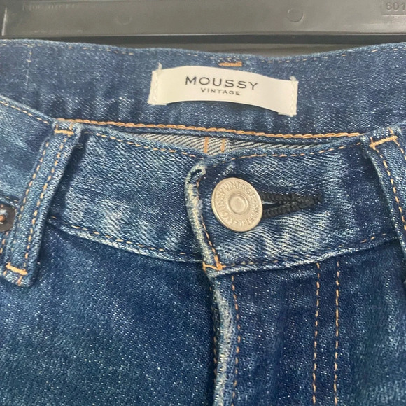 Moussy Vintage Cropped Jeans - Picture 4 of 5